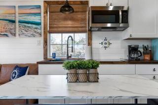 Life's a Beach - 3 Acres with Hot Tub - Fredericksburg - 3