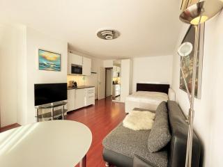 Friesenwall Apartments - 9