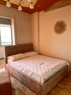 Cozy Beachfront Room - Durrës - 3