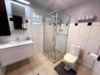 Charming home one block from the sea - 7