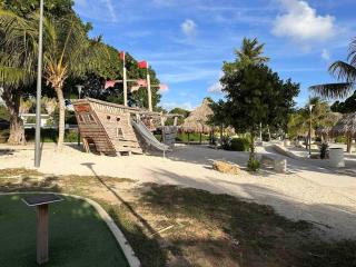 Charming home one block from the sea - Willemstad - 9