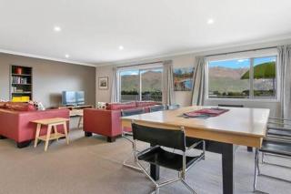 Mount Iron 'The Big House' 2 kitchens 2 living - Wanaka - 9