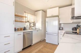 Ocean Views Manhattan Beach 2 Bedroom Parking - Manhattan Beach - 7