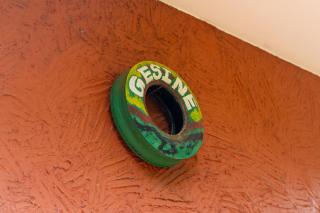 Hotel Hideaway Garage - 2