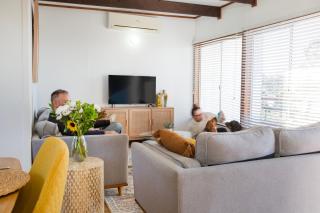 Walk to beach, quiet location - 2 night minimum stay - Mollymook - 6