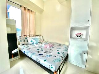 GROUP-FRIENDLY 2BR CEBU CONDO WITH MALL ACCESS - 2