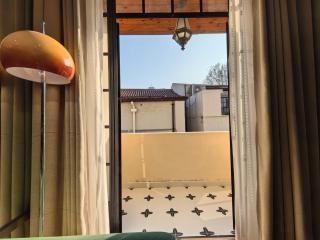 Shanghai Hills & Zinn Sunshine BnB with Balcony Near Metro Line1 Changshu rd - Shanghai - 1