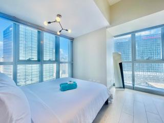 Uptown Parksuites BGC - Manila - 6