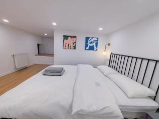 Shanghai Hills & ZINN City Loft Near Metro Line 1 Changshu Rd and Close to Tianzi Fang - 8