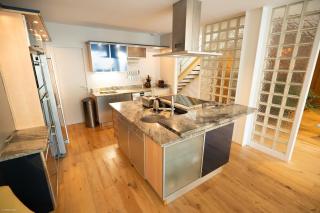 Superbe maison d'architecte entièrement climatisée avec piscine et spa professionnel - 9