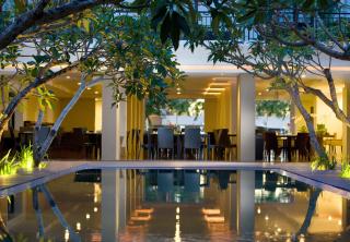Hotel Santika Kuta - Kuta - 4