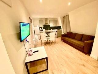 One Bedroom Apartment in Ealing Broadway London - Ealing - 2