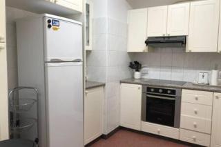 Regina Gardens - spacious, 3 bed, ground floor unit with large patio - 1
