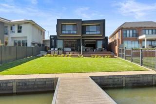 The Black Pelican on Lake Mulwala - Yarrawonga - 5