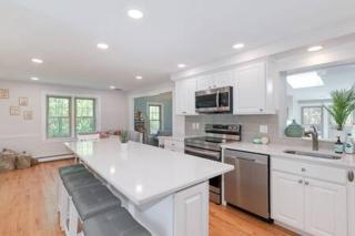 Summer pool, game room arcade and room for 10! - 6