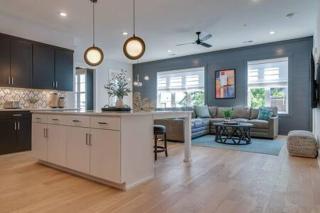 Open & Airy Near Vandy, Secure Elevator Building 1 Story 2 Bed Apt, Secure Parking, Patio, Elevator, Sleeping Space for Guests, Great for Groups, Walk to Campus, 24 Hr Hospitality - 4