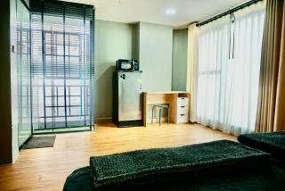 Hip and funky apartment silom Soi 3, with rooftop view - Bangkok - 7