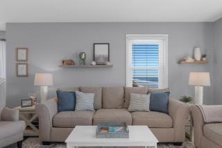 Oceanfront Pool Balcony W/D at Urban Escape - North Topsail Beach - 4