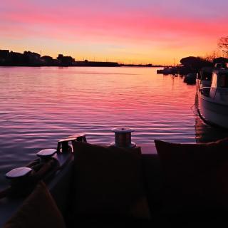 Nuit insolite bateau à quai - Port Saint Louis du Rhône - Port-Saint-Louis-du-Rhône - 1