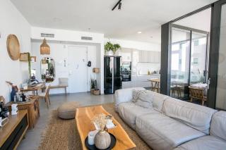 Luxury 2BR Beachfront Apartment - Tel Aviv - 4