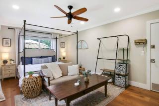 Downtown WPB studio D - w full kitchen - 6