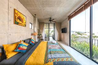 Stunning Unique Pool House - 4 BR - 5WC - 4 minutes to the beach - 1