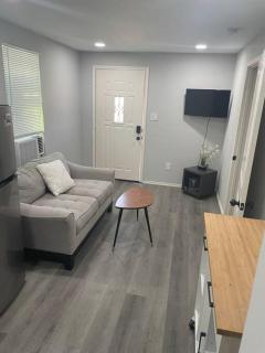 Cozy 1 bed close to downtown - 7