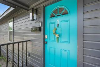 Cozy Two Bedroom Home Minutes from Downtown! - Houston - 6