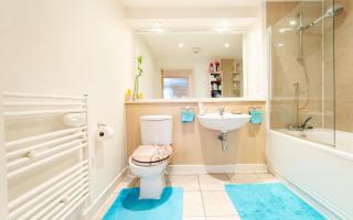 Modern lovely bedroom close to stations in East London, zone 2 - 3