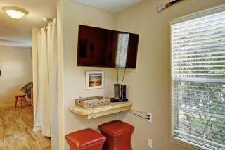 Spanish Village Cottage w private cabana - Port Aransas - 7