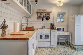 Spanish Village Sunshine Cottage - Port Aransas - 4