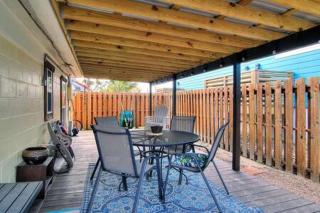 Spanish Village Sunshine Cottage - Port Aransas - 8