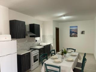 Coral Cove Comfort Apartment - 5