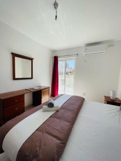 Coral Cove Comfort Apartment - St Paul's Bay - 3
