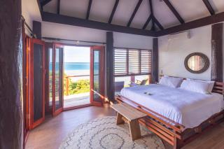 Private Oceanfront Fijian Villa Sleeps 8 - 9