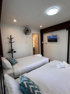 Luxe Nan Twin Bed Room - 9