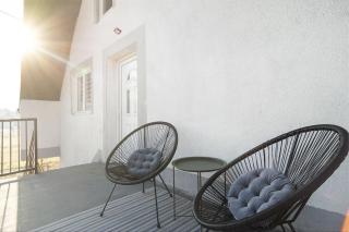 Bright&Cozy flat+balcony near Airport FREE Parking - Sarajevo - 5