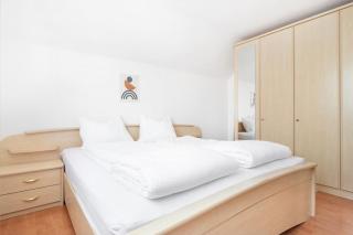 Bright&Cozy flat+balcony near Airport FREE Parking - Sarajevo - 3