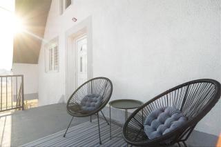 Bright&Cozy flat+balcony near Airport FREE Parking - Sarajevo - 9