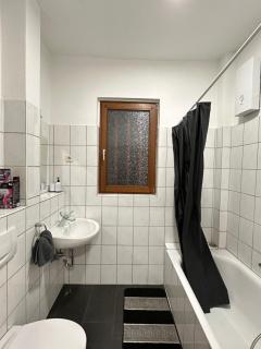 Duisburg FeelHome, Flughafen nah, 6 Personen, Badewanne, Zentral, WiFi, Ground Floor - Duisburgo - 2