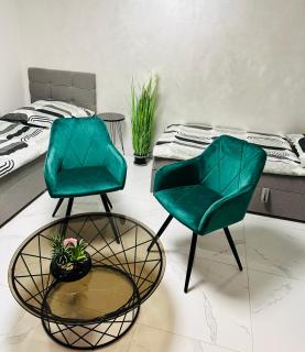 FeWo BEE61 * Langen EXKLUSIV für 4 Personen *Vollausstattung mit Küche* inklusive TERRASSE - Langen - 0