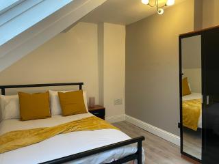 Saltwell Rd - 4 Bdrm 5 beds Great for contractors - 6