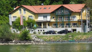 Gasthof-Pension Luger - Wesenufer - 9