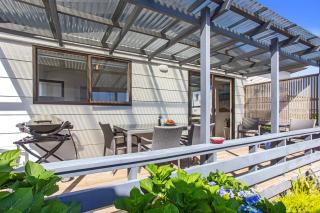 Beverley Hills Cottage - 8