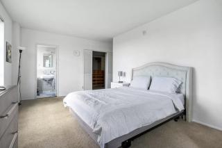 Spacious 2 Bedroom 2 Bathroom Unit Great Location - Los Angeles - 5