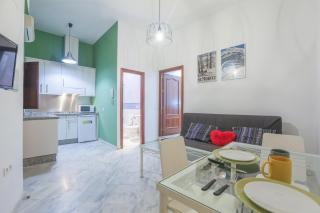 GALINDO CENTER PREMIUM SUITES, Free Parking - Sevilla - 0
