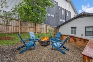 Blue Bungalow - 2 Bedroom and Mins to Broadway - Nashville - 0