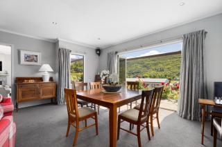 Luxury Away - Arrowbrae - 1