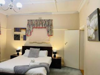 Family Living big house in Balwyn central - Balwyn - 2