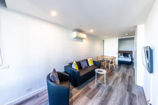 Aura2107, CBD Entire 2 Bedroom Apartment with Balcony and Stunning Yarra River Views - 5